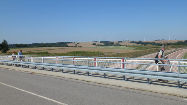 640x480/p8231613.jpg