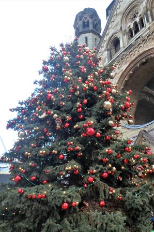 640x480/BerlinGedächtniskirche03.JPG.jpg